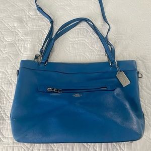 Coach Satchel Zipper Purse with shoulder strap